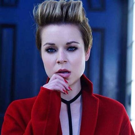 tina majorino net worth|Tina Majorino bio: age, net worth, husband, movies。